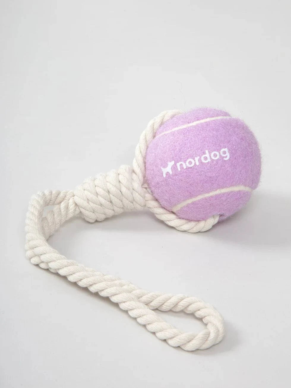 Dragleksak med tennisboll