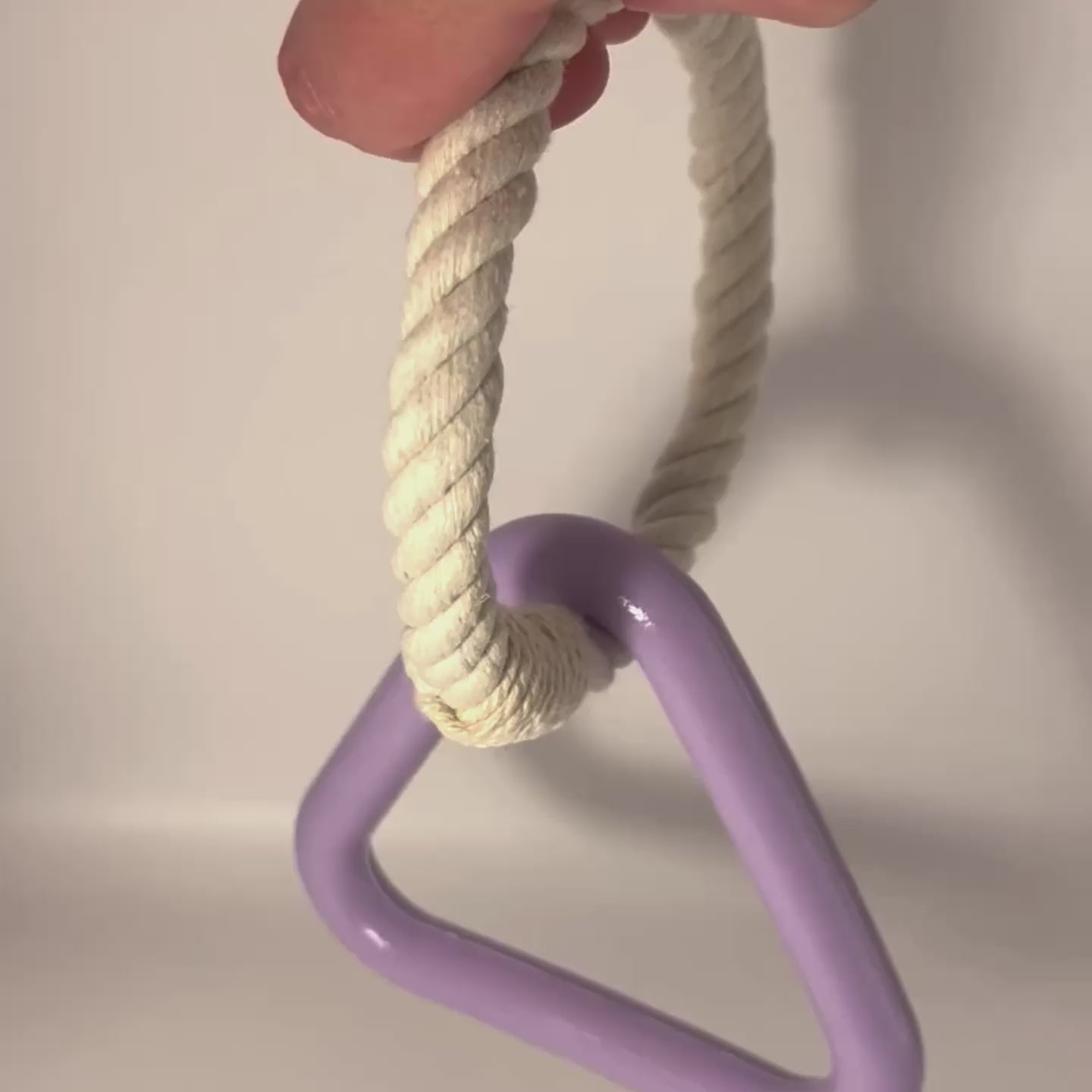 Dragleksak för hundar i miljövänligt och robust material (Lila färg)